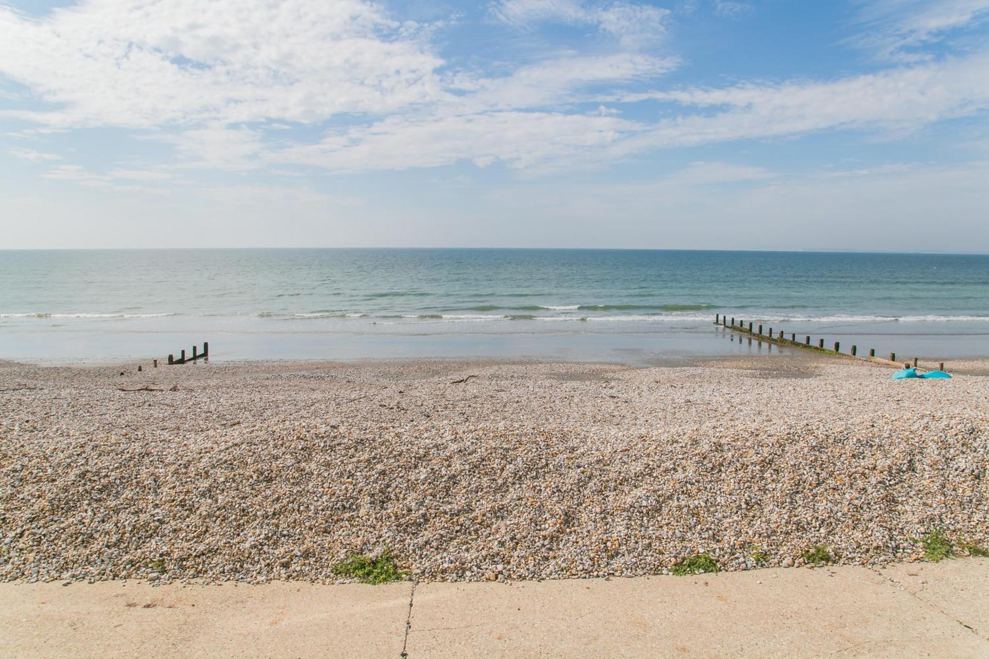 Апартаменты Hightide - Bracklesham Bay Чичестер Экстерьер фото